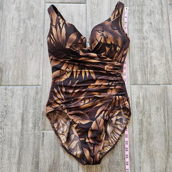 Miraclesuit One Piece Swimsuit Size 14 Brown Tropical Leaf Underwire Ruched - Picture 2 of 10